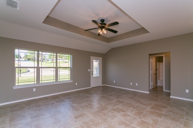 Foto del edificio - MOVE IN READY $200 OFF 1st month's rent -S...