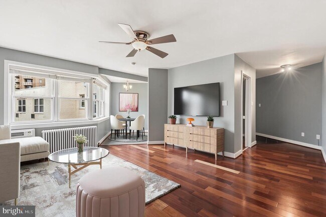 Foto del edificio - 7034 Strathmore St