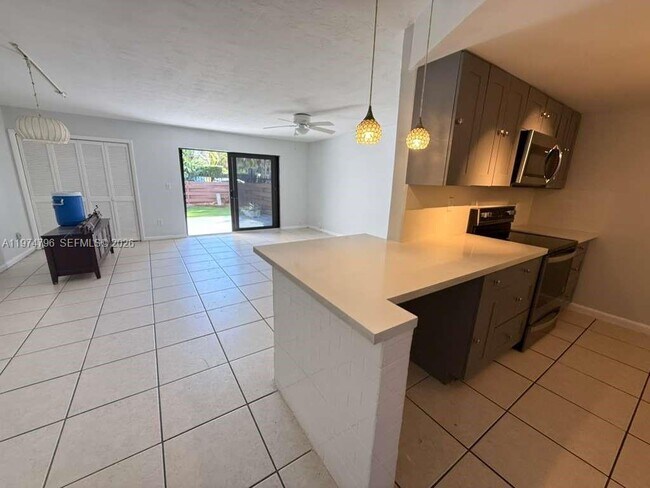 Building Photo - 13503 NE 24th Pl