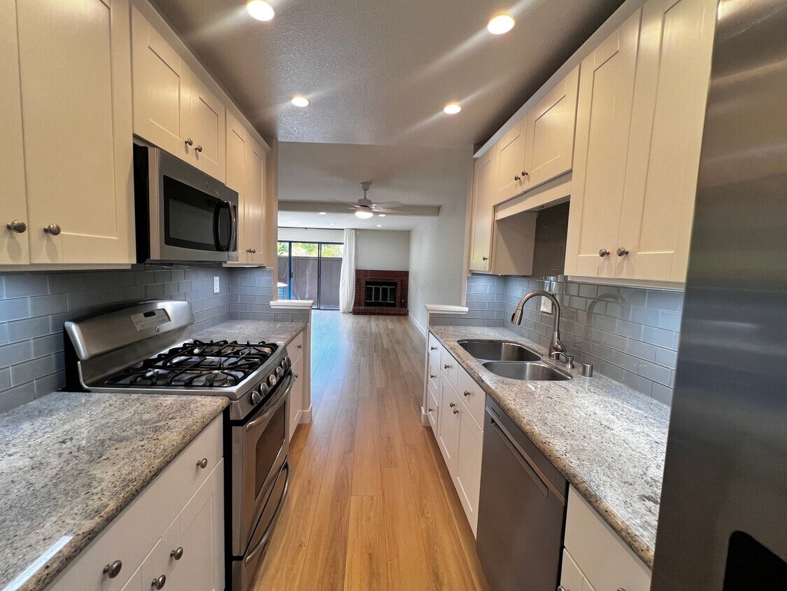 Foto principal - Novato Gem: Beautifully Updated 2-Bedroom ...