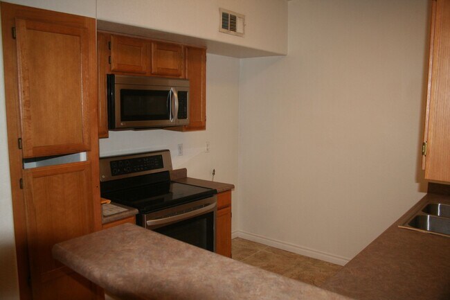 Foto del edificio - 7255 W Sunset Rd