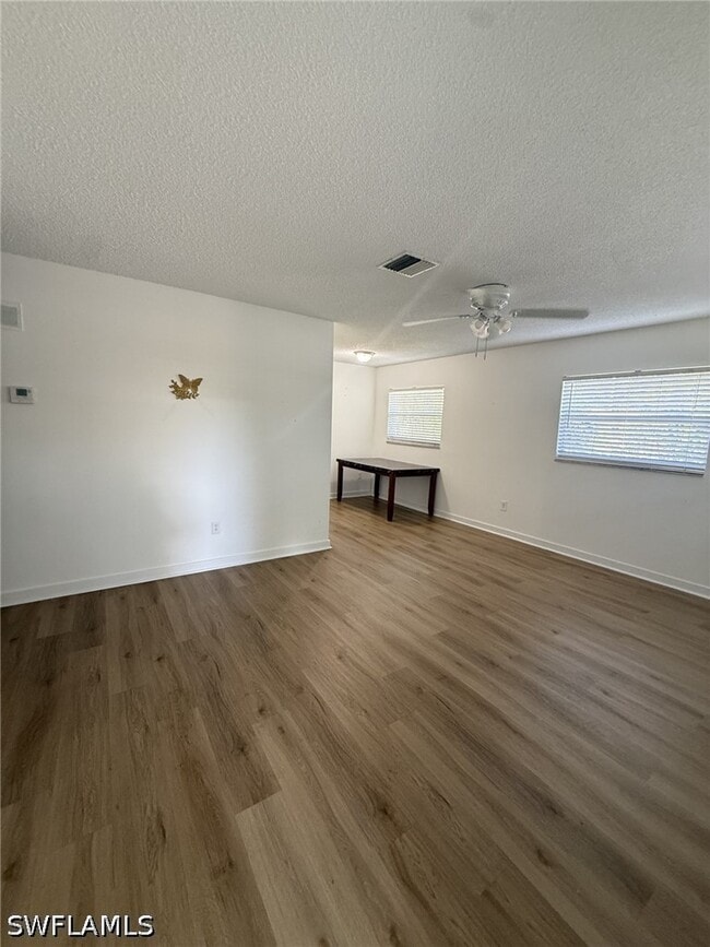 Building Photo - 1124 Highlands Dr