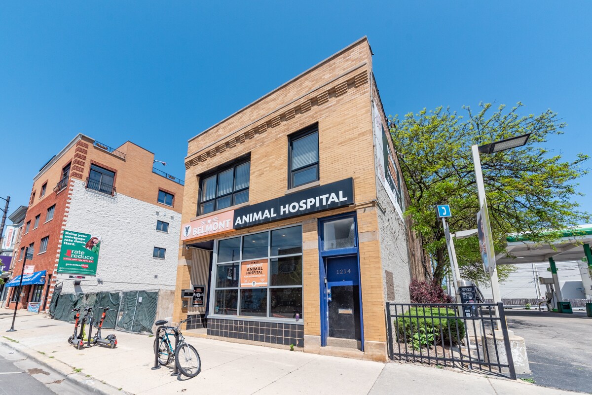 Foto principal - 1212 W Belmont Ave
