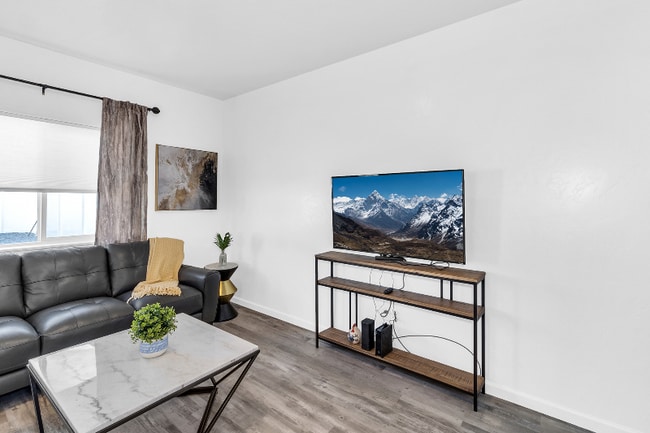 Photo - 581 29 Rd Townhome