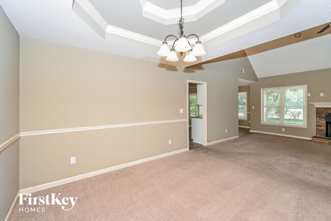 Building Photo - 5802 Millers Pond Ln