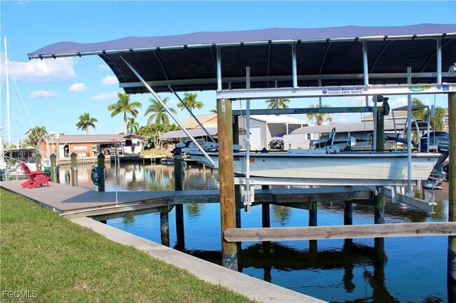 Foto del edificio - 2744 Sanderling Ct