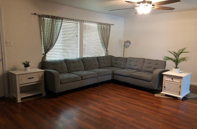 Livingroom - 8860 La Riviera Dr