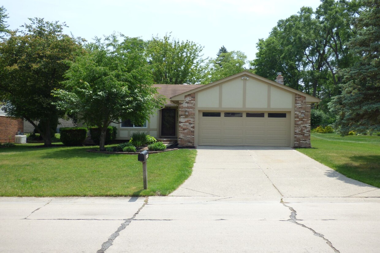 Primary Photo - 2370 Norton Rd