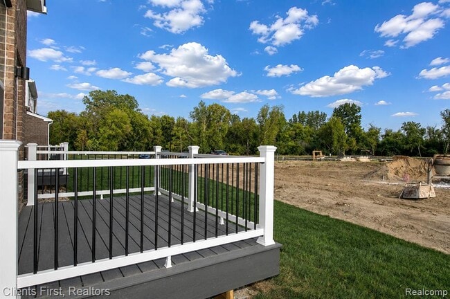 Building Photo - 49537 Coldwater Rdg Dr