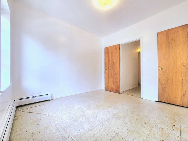 Foto del edificio - 92-10-92101 101st Ave