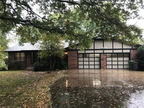 Building Photo - 509 S Dixieland Rd