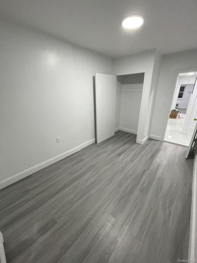 Foto del edificio - 198-01 56th Ave