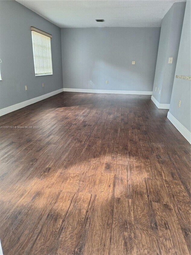 Foto principal - 1485 SW 122nd Ave