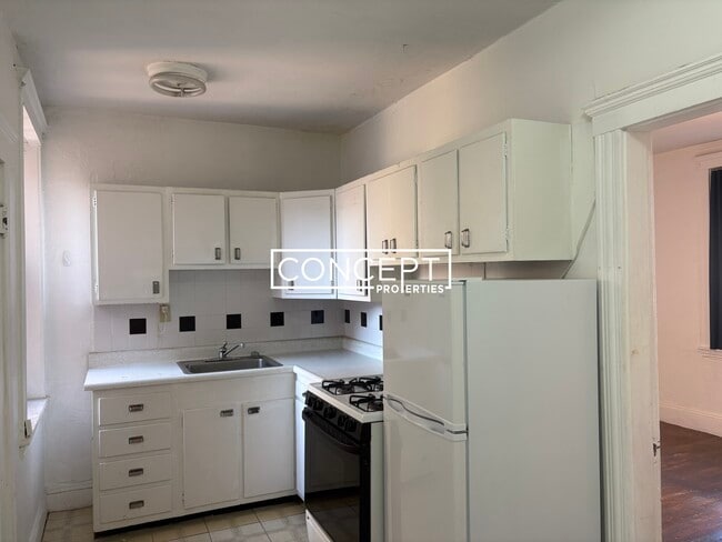 Building Photo - 7 James St