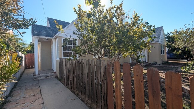 Building Photo - 312 W Olive St