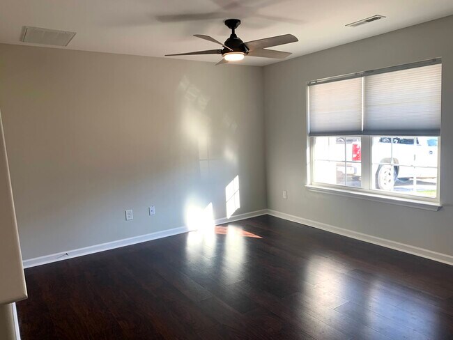 Living Room - 766 Cairn Cir