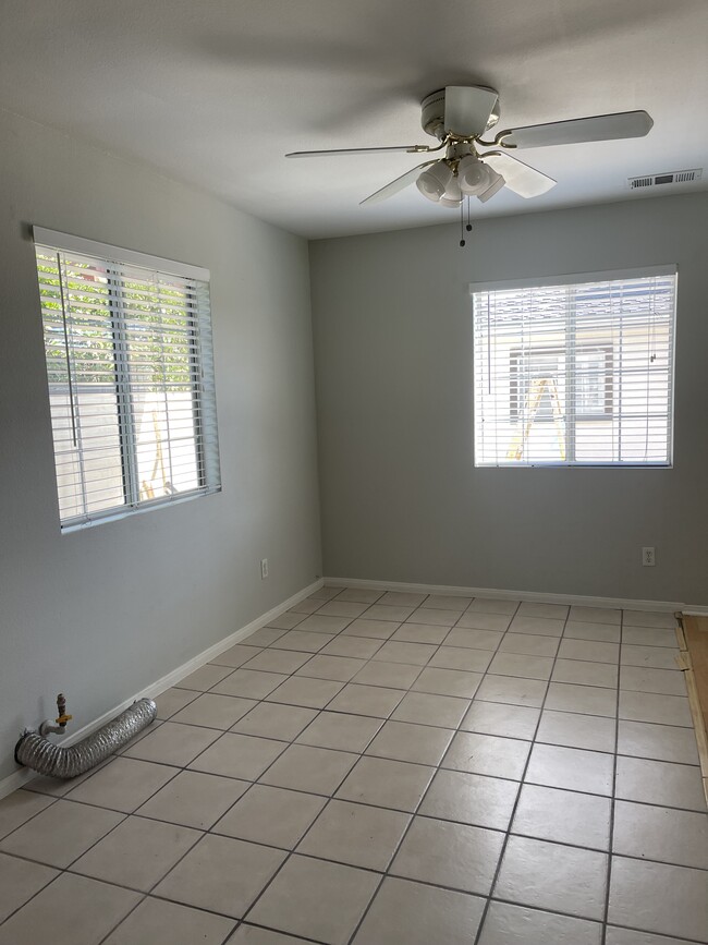 Building Photo - 1785 N Oxford Ave