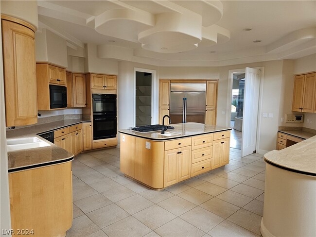 Building Photo - 8613 Canyon View Dr