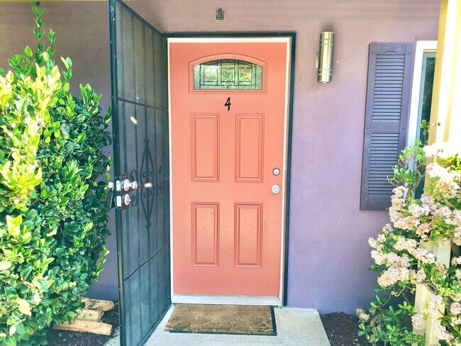 Building Photo - Secluded and Quiet Guest House Like Unit o...