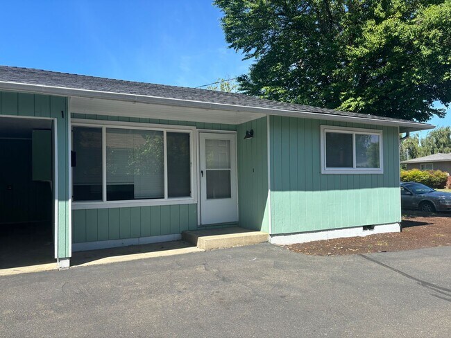 Foto del edificio - Cute 2 bedroom West Harvard area