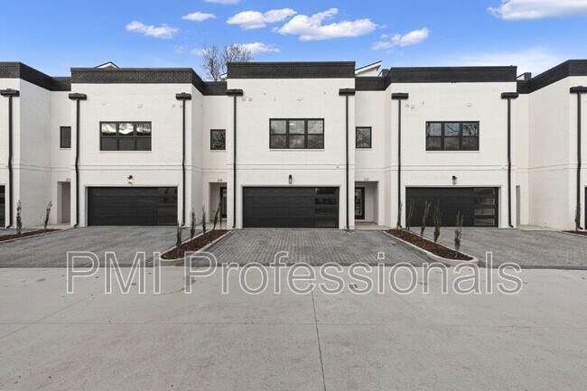 Building Photo - 231 S Bilbro Ave