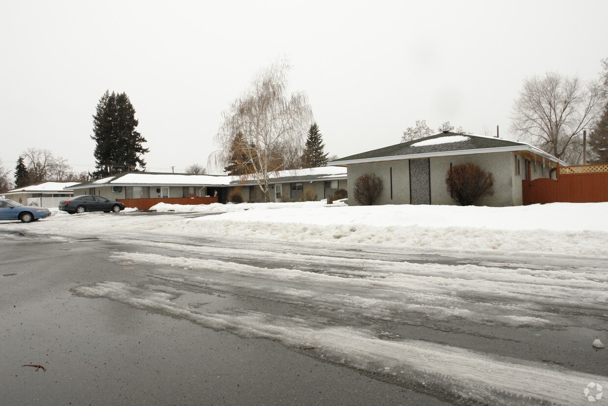 Building Photo - 312 S Whipple Rd