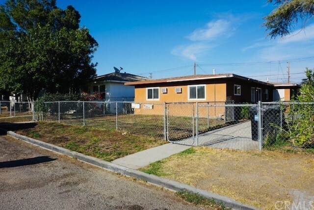 Building Photo - 1314 N Holly Ave
