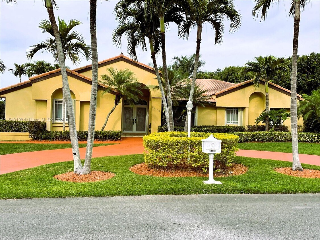 Primary Photo - 16178 SW 154th Ct