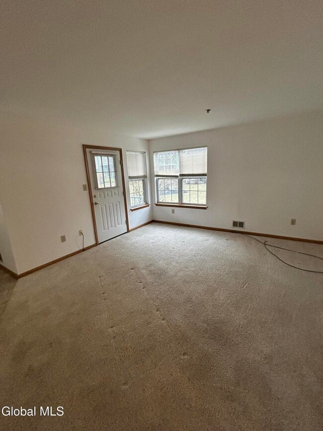 Building Photo - 55 Elderberry Ct