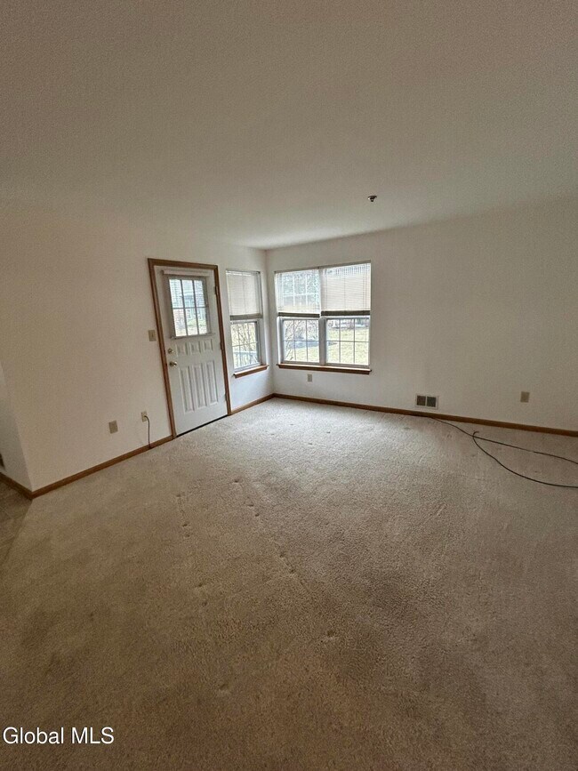 Foto del edificio - 55 Elderberry Ct