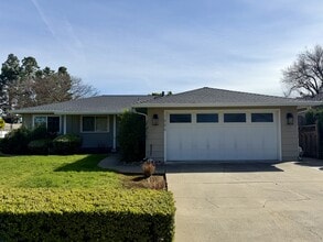 Building Photo - 1586 Stapleton Ct