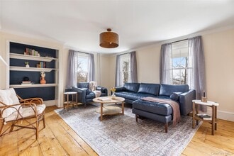 Building Photo - 34 Hudson Terrace