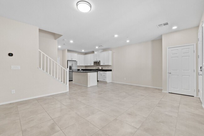 Building Photo - Stylish 3 Bedroom Townhome with Upgraded K...