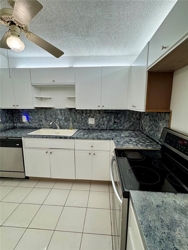 Foto del edificio - 2495 SW 82nd Ave
