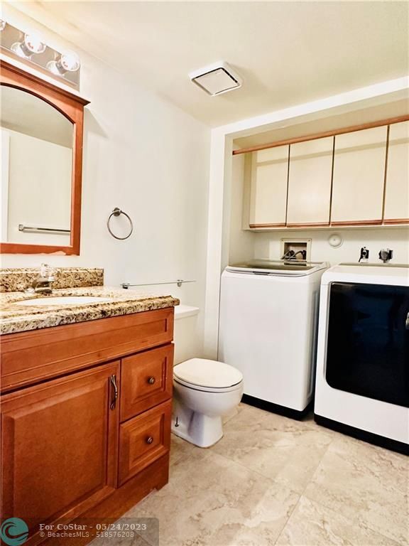 Building Photo - 8175 Boca Rio Dr