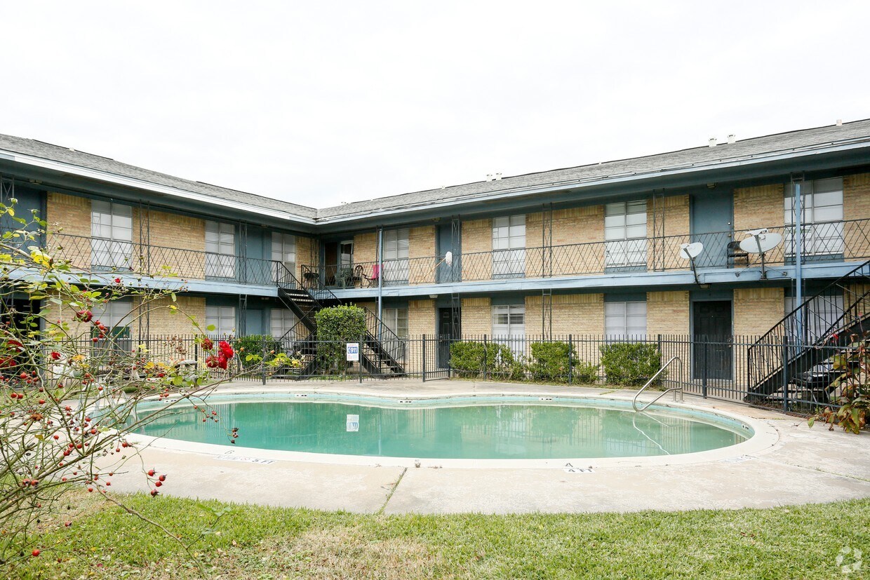 Primary Photo - Sierra-wald Apartments