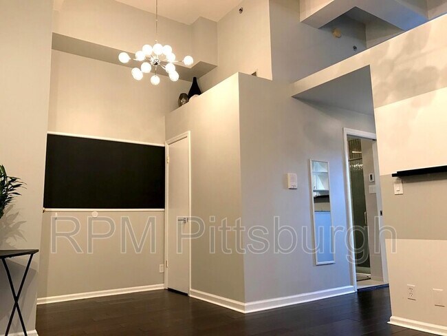 Building Photo - 130 S 22nd St