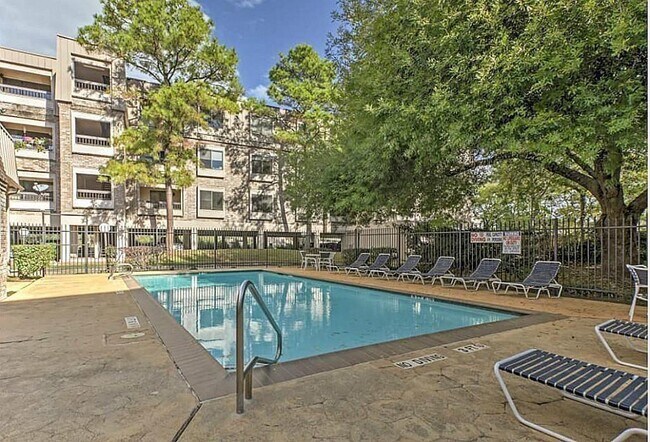 Building Photo - 2209 S Braeswood Blvd