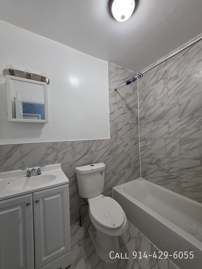 Building Photo - 194 1/2 Buena Vista Ave-