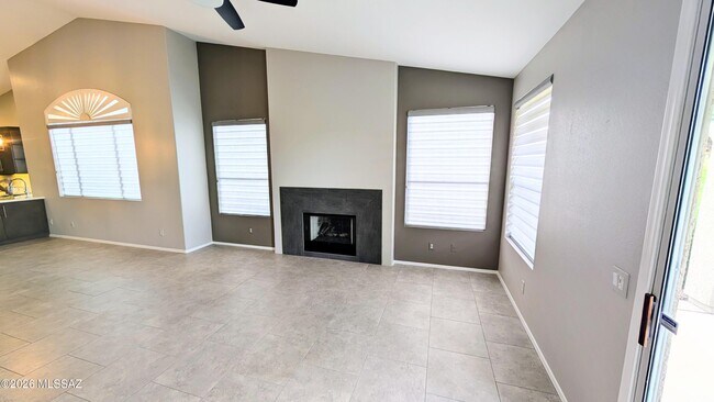 Foto del edificio - 64528 E Wind Ridge Cir