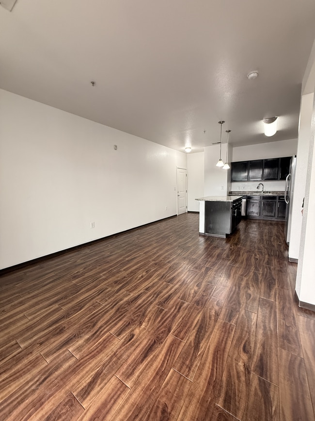 living-room-park-hill-4000-1x1-B104-Ash-A1-01-28-2026 - Park Hill 4000