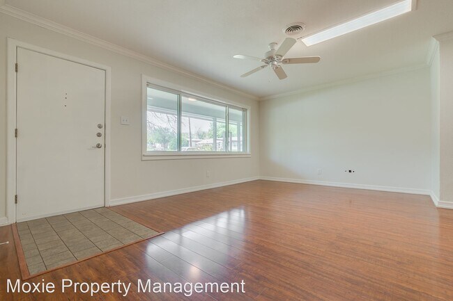 Foto del edificio - 3 br, 2 bath House - 4925 Lubbock Ave.
