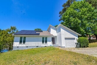 Building Photo - 5960 Laguna Dr