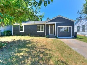 Building Photo - 3220 NE 14th Pl