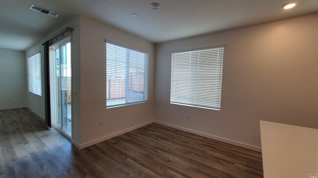 Building Photo - 2402 Indigo Dr