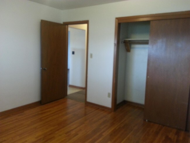 Building Photo - 1424 Starview Dr