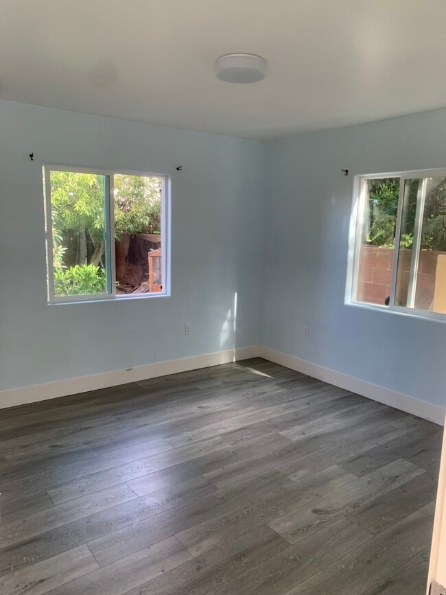 Foto del edificio - 1227 W 146th St