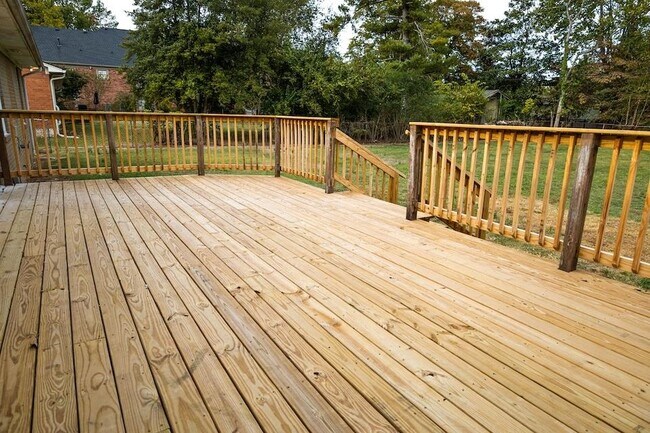 Foto del edificio - 516 Claremoor Ave