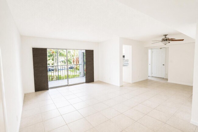 Foto del edificio - 5910 Morningstar Cir