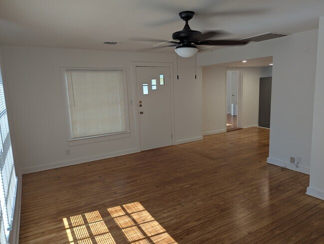 Foto del edificio - 1114 Fairmount Ave